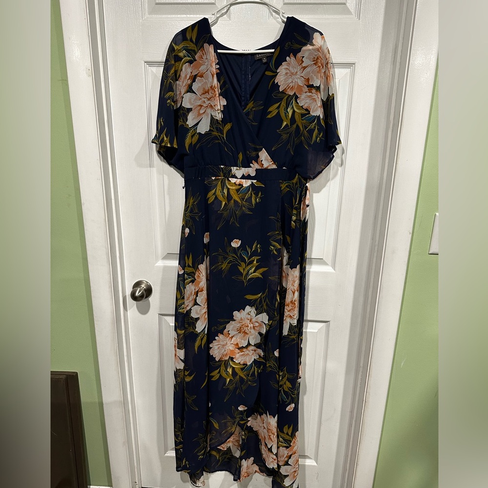 Light gorgeous dress.